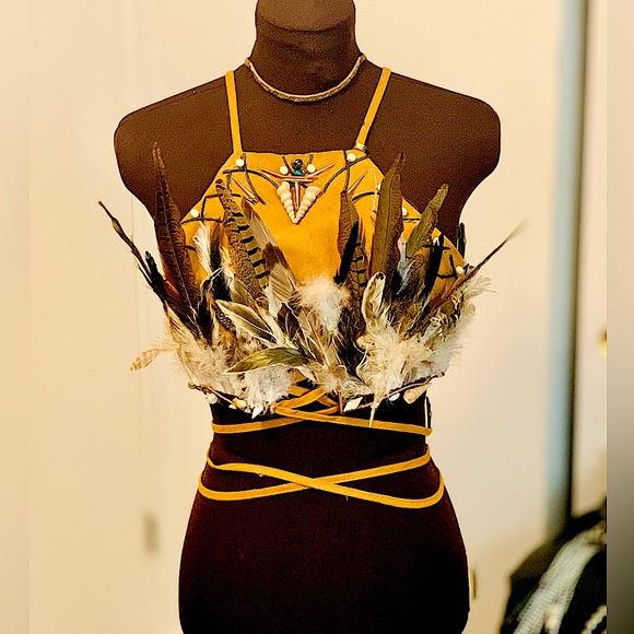 Custom suede feather halter top - Picture 4 of 4